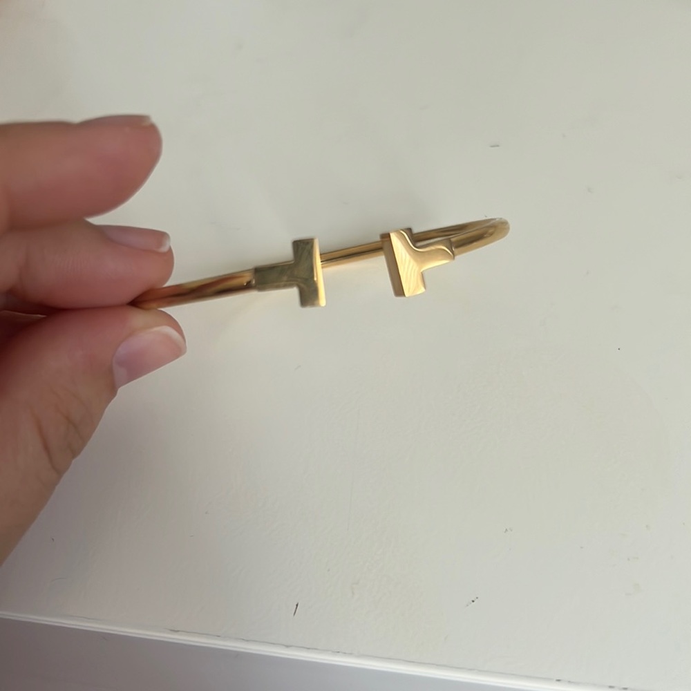 T open bracelet